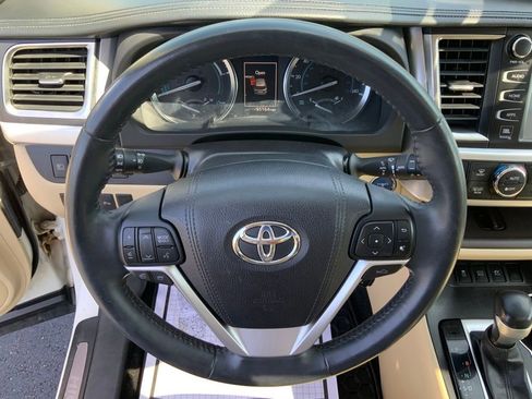 Used 2016 Toyota Highlander Limited Platinum AWD/4WD image 20