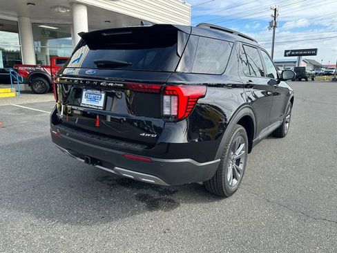 New 2025 Ford Explorer Active w/ Active Comfort Package image 3