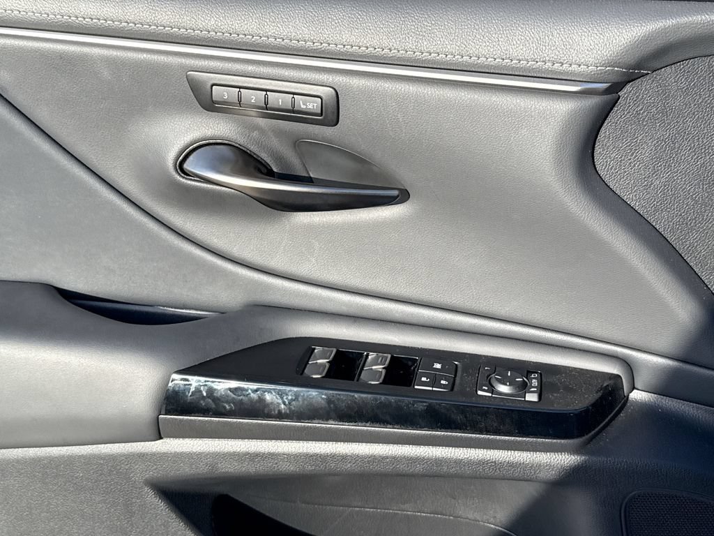 Certified 2025 Lexus ES 350 w/ Premium Package FWD image 29