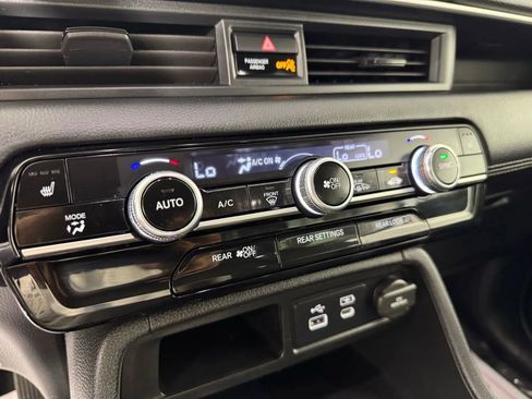 Used 2023 Honda Pilot Touring image 21