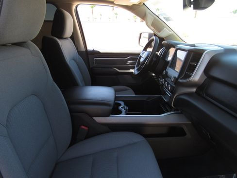 Used 2020 RAM 1500 Big Horn AWD/4WD image 8