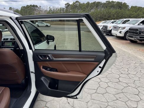 Used 2017 Subaru Outback 3.6R Touring w/ Popular Package #5A image 15