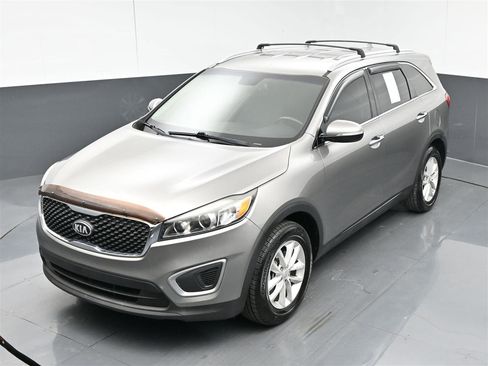 Used 2017 Kia Sorento LX w/ LX Convenience Package FWD image 21