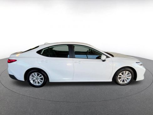 Used 2025 Toyota Camry LE image 21