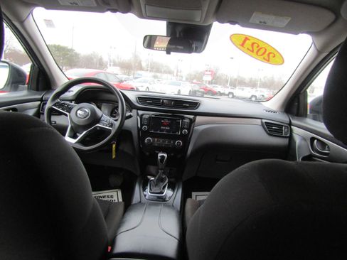 Used 2021 Nissan Rogue Sport S image 23