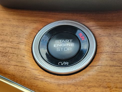 Used 2025 Jeep Grand Cherokee Summit image 32