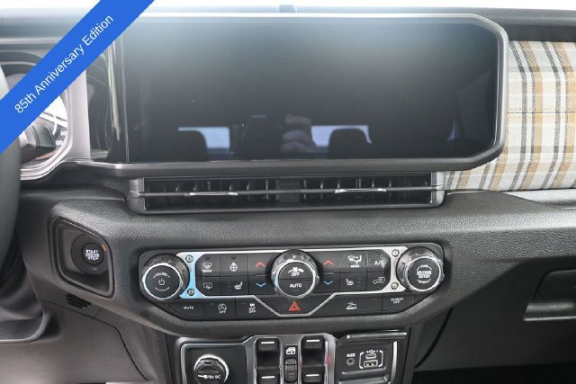 New 2026 Jeep Gladiator Sport AWD/4WD image 17