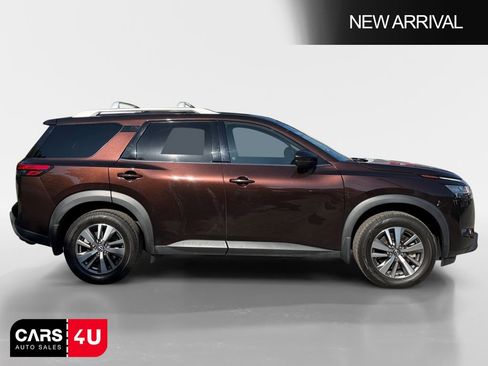 Used 2022 Nissan Pathfinder SL w/ Cargo Package FWD image 8