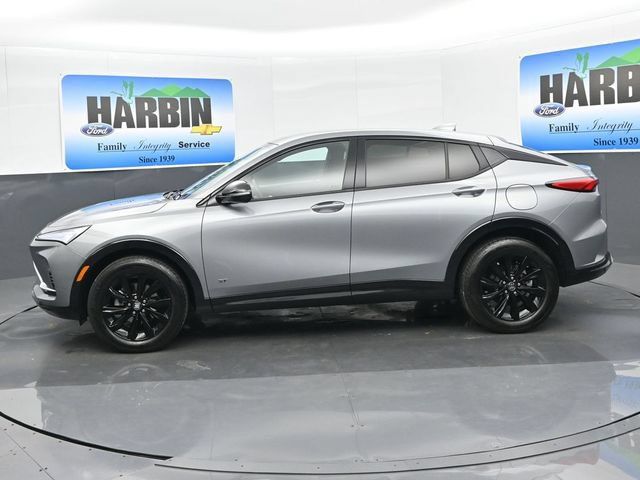 Used 2025 Buick Envista Sport Touring FWD image 2