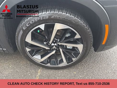 Used 2025 Mitsubishi Outlander SEL image 3
