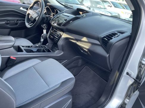 Used 2017 Ford Escape SE AWD/4WD image 25
