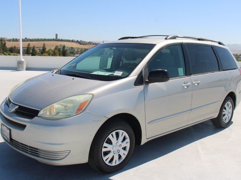 Used 2004 Toyota Sienna LE FWD image 6