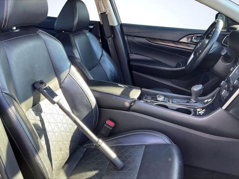 Used 2018 Nissan Maxima Platinum image 7