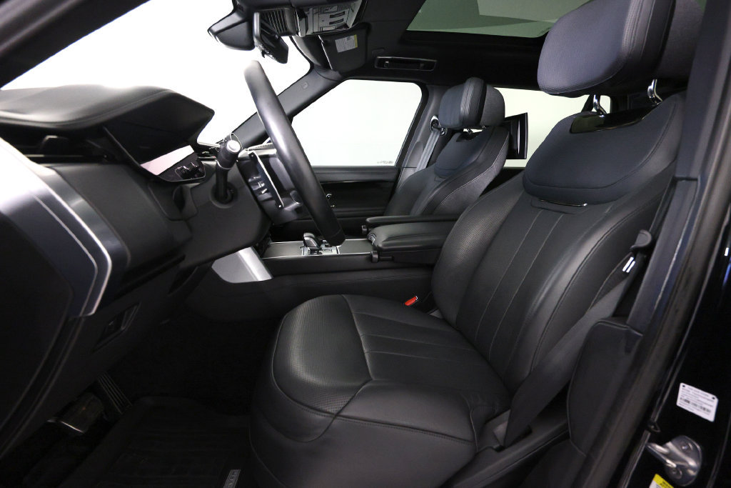 Used 2023 Land Rover Range Rover SV AWD/4WD image 16