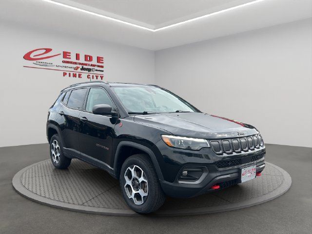 Used 2022 Jeep Compass Trailhawk w/ Trailhawk Elite Group AWD/4WD image 12