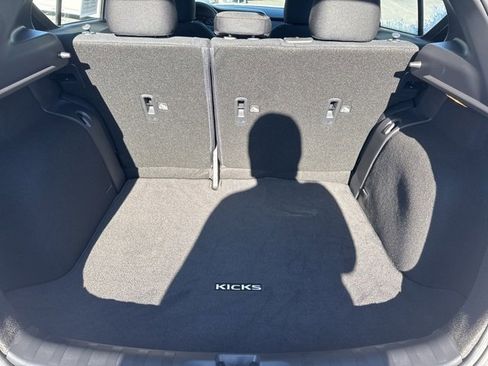 Used 2024 Nissan Kicks SR image 10
