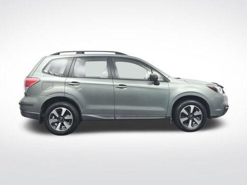 Used 2017 Subaru Forester 2.5i w/ Alloy Wheel Package AWD/4WD image 4