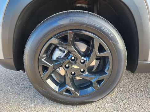 Used 2025 Chevrolet Trax LT w/ Driver Confidence Package image 15