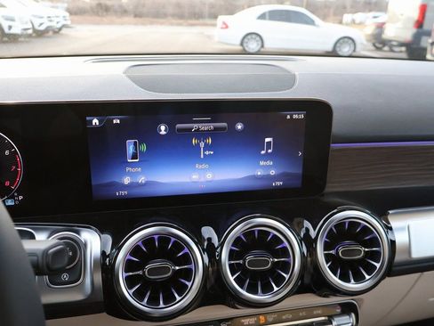 New 2026 Mercedes-Benz GLB 250 4MATIC image 23