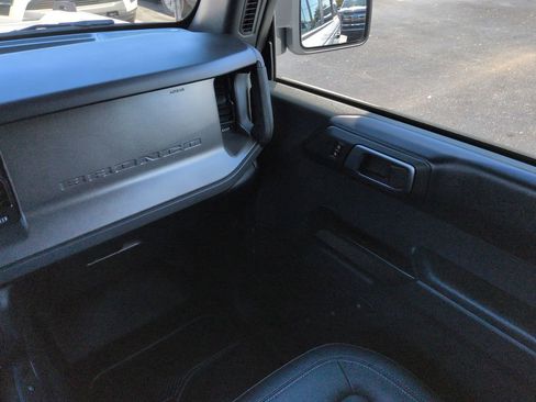Certified 2025 Ford Bronco Badlands AWD/4WD image 16