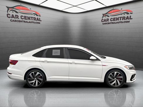 Used 2019 Volkswagen Jetta GLI FWD image 6