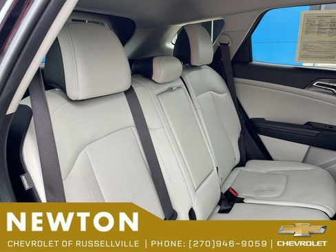 Used 2025 Kia Sportage EX FWD image 33
