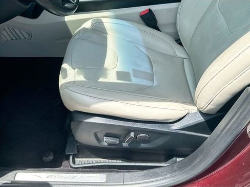 Used 2017 Ford Edge Titanium w/ Equipment Group 301A FWD image 20