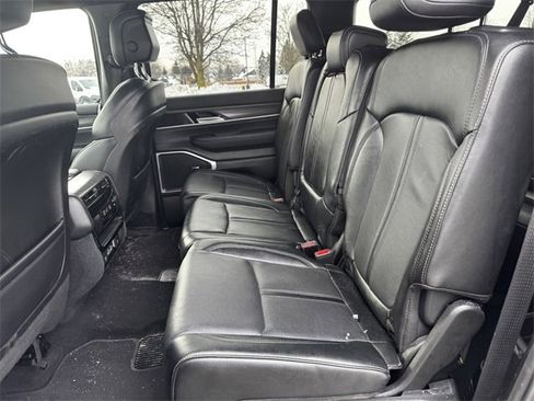 Used 2024 Jeep Wagoneer L Series II w/ Flexible Seating Group image 21