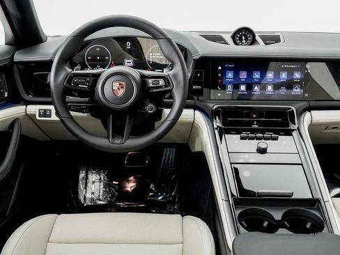 New 2026 Porsche Panamera 4 image 17