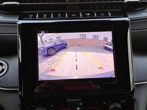 Used 2024 Jeep Grand Cherokee Altitude image 21