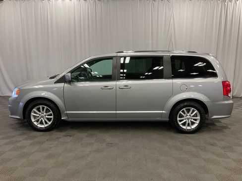 Used 2019 Dodge Grand Caravan SXT image 13
