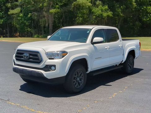 Used 2023 Toyota Tacoma SR5 RWD image 4