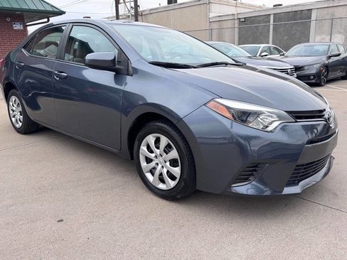 Used 2016 Toyota Corolla LE FWD image 3