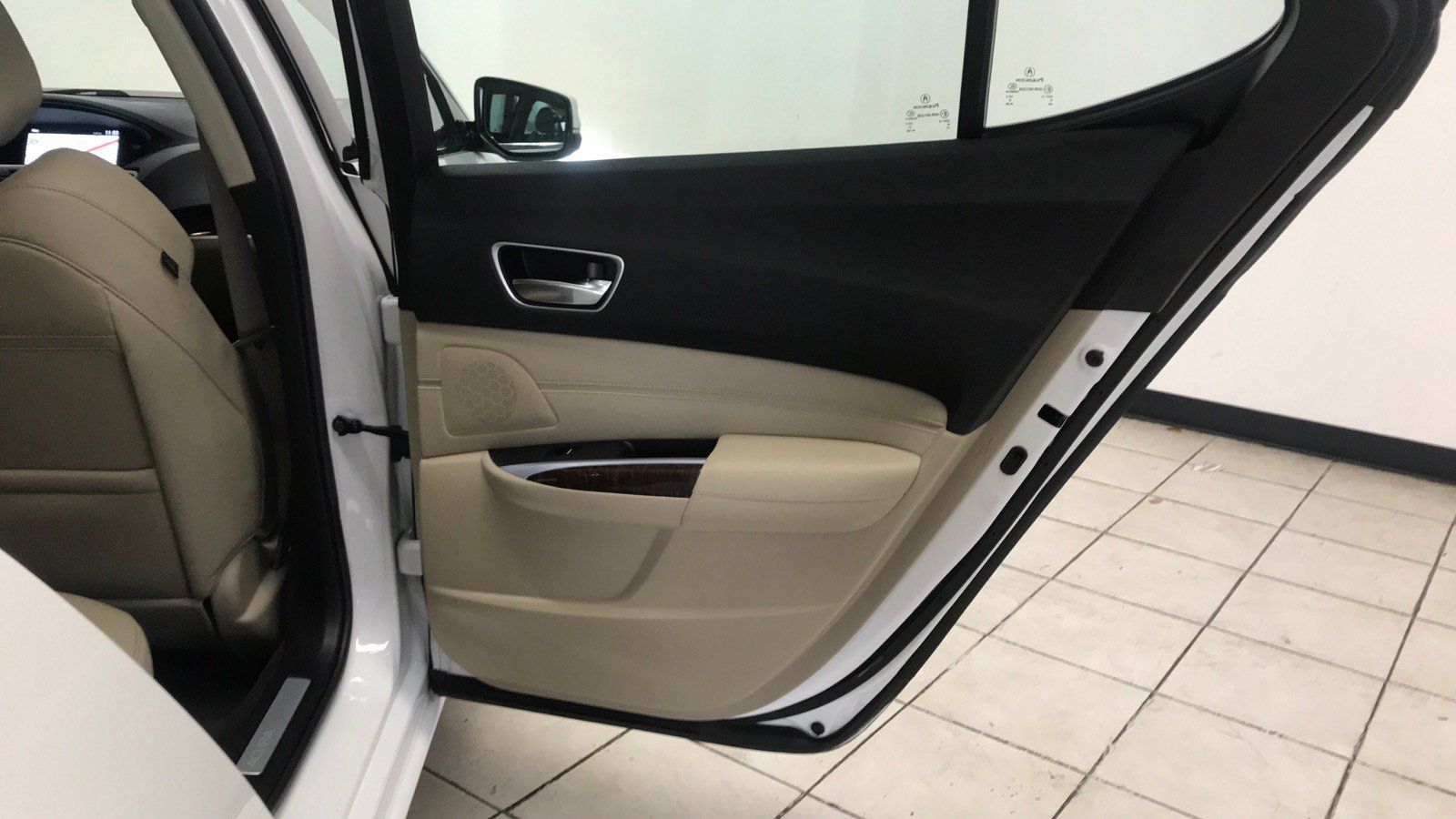 Used 2020 Acura TLX w/ Technology Package FWD image 12