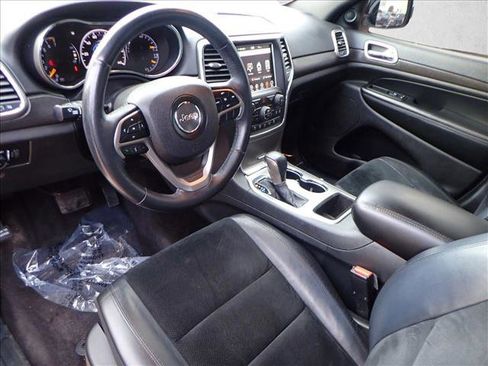 Used 2018 Jeep Grand Cherokee Altitude image 11