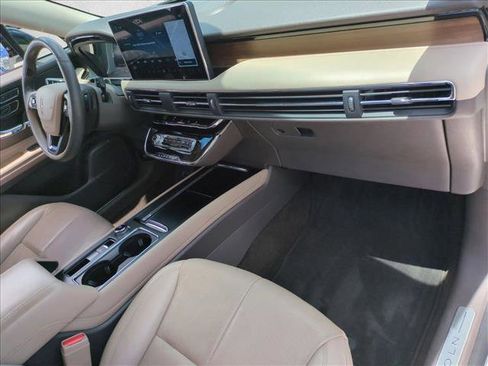 Used 2023 Lincoln Corsair Reserve w/ Equipment Group 201A FWD image 23