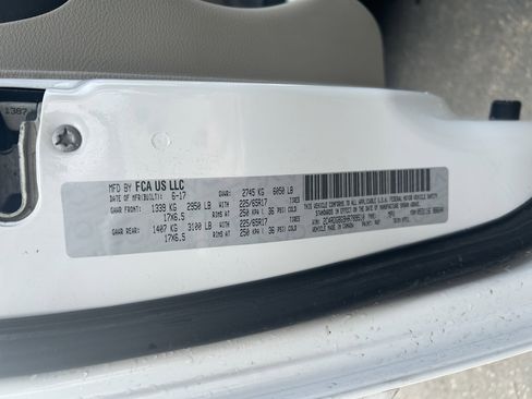 Used 2017 Dodge Grand Caravan SE w/ UConnect Hands-Free Group image 14