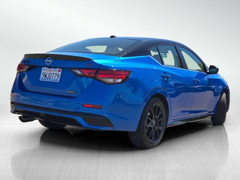 Used 2025 Nissan Sentra SR w/ SR Premium Package FWD image 4