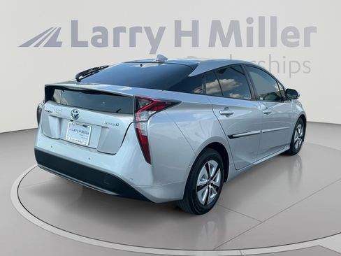 Used 2017 Toyota Prius Three FWD image 5