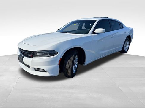 Used 2020 Dodge Charger SXT image 3
