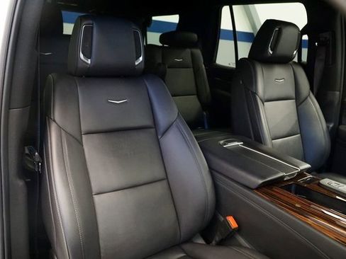 Certified 2022 Cadillac Escalade Luxury image 17