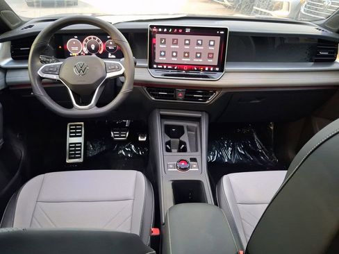 New 2026 Volkswagen Tiguan SE R-Line FWD image 6