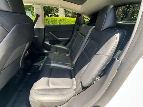Used 2021 Tesla Model Y Long Range AWD/4WD image 12
