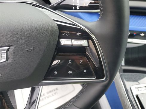 Certified 2025 Cadillac Optiq Luxury 2 w/ LPO, Floor Liner Package image 10