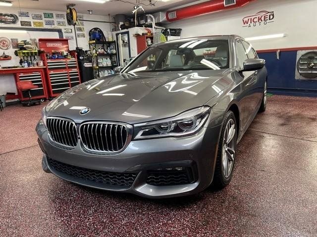 Used 2019 BMW 750i xDrive w/ Executive Package AWD/4WD image 1