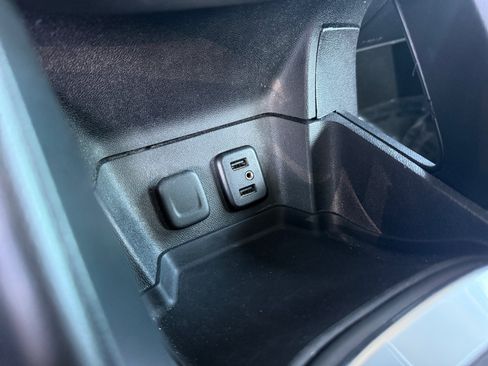 Used 2017 Chevrolet Volt Premier w/ Driver Confidence II Package FWD image 19