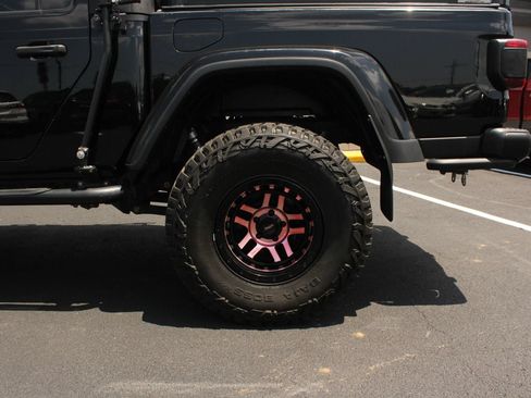 Used 2020 Jeep Gladiator Rubicon AWD/4WD image 4
