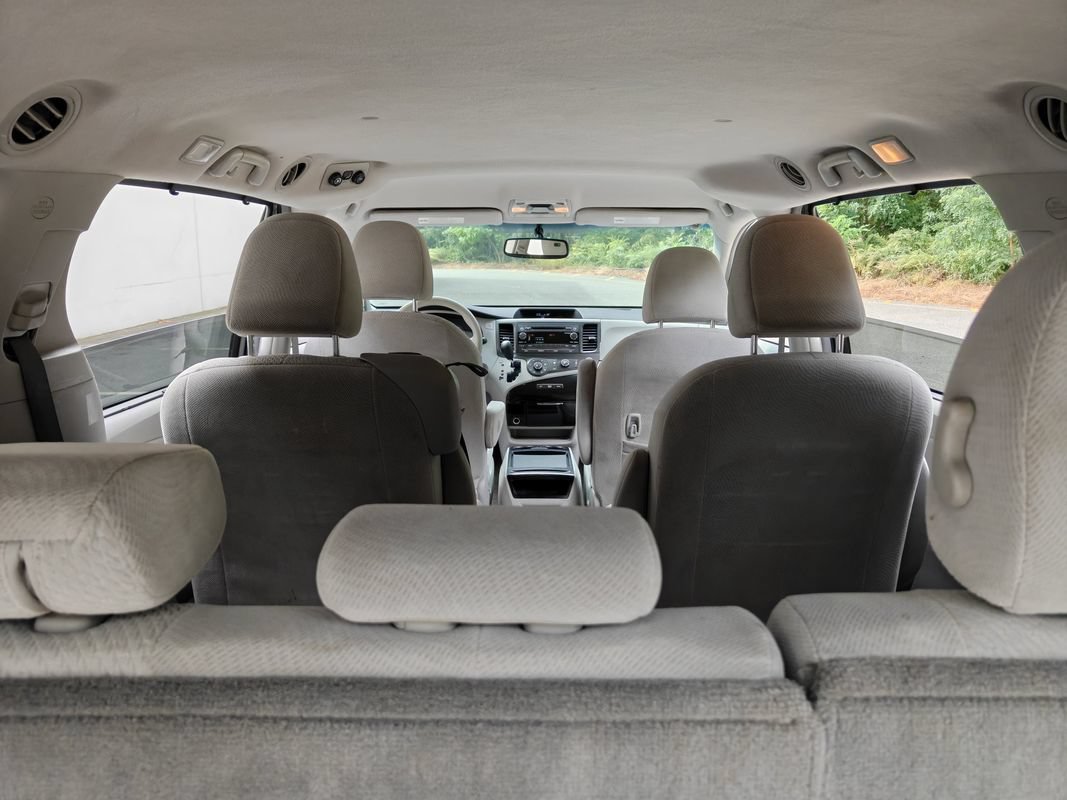 Used 2011 Toyota Sienna LE FWD image 34