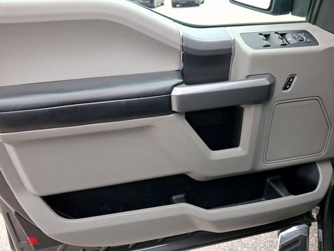 Used 2018 Ford F150 XLT w/ Equipment Group 302A Luxury image 11