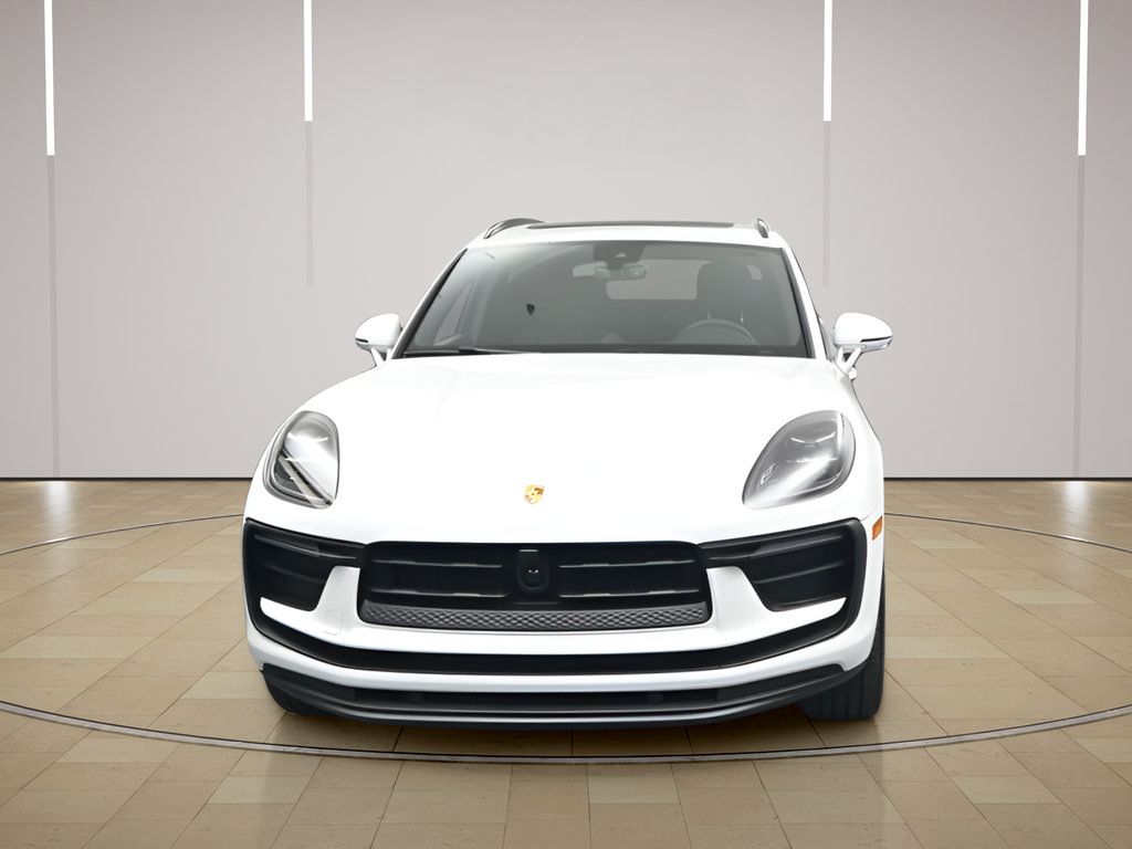 Certified 2026 Porsche Macan AWD/4WD image 29